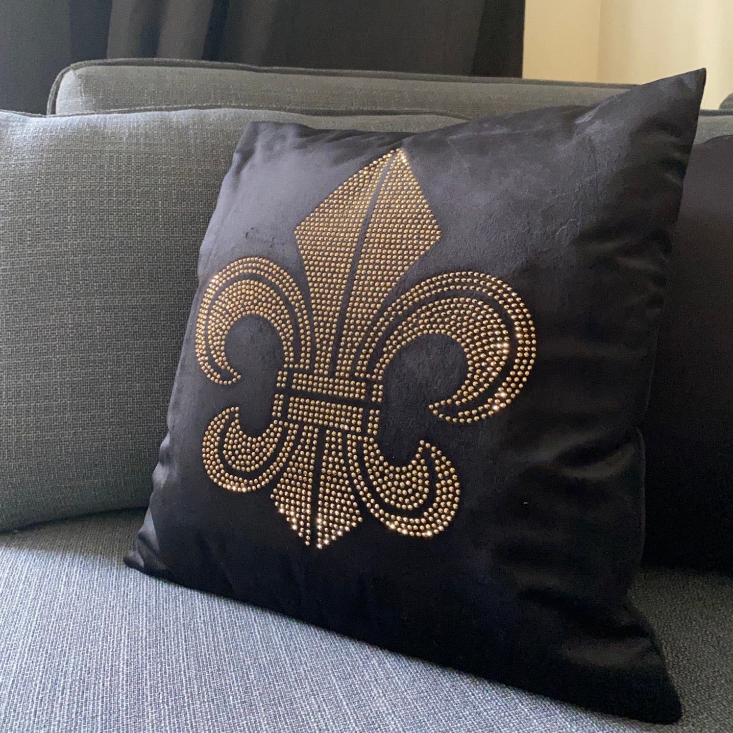 Fleur de Lis Rhinestone Symbol Pillow Case Square Flower Decorative Cushion Cover for Home Living Room Sofa Bedroom Car 40x40cm Black